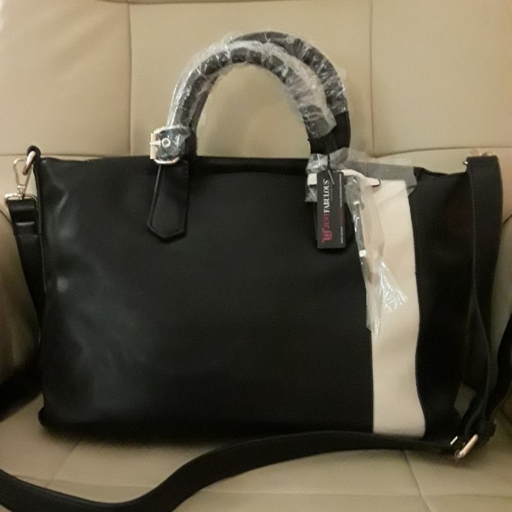 NWT! Classy Justfab black and white tote bag